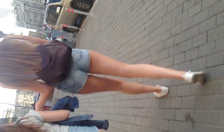 عروسک زیبا دانلود رایگان فیلمسکسی در جوراب ساق بلند ، از blowjob بسیار خوبی برخوردار است