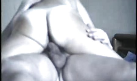 جوجه روسی با استفاده از اهرم دانلود رایگان فیلم سکسی داستانی دنده دستی در یک چرخ دستی انگشتی را به انگشت می زند