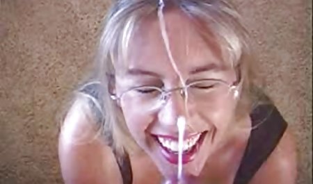 عمه بزرگسالان خود را با مقعد بزرگ dildo سرگرم دانلود رایگان فیلم سکسی وحشی می کند