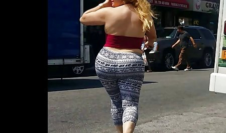 Busty آمریکایی در جوراب ساق بلند قبل از رابطه دانلود رایگان فیلم سکسی جنسی نژادی به blowjob می دهد