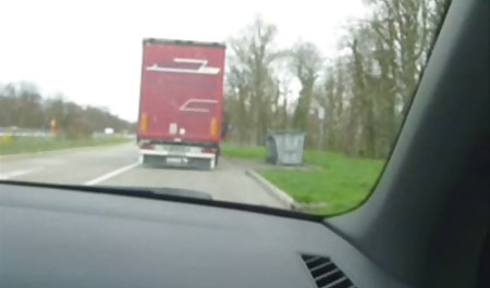 یک آمریکایی یک زن نازک آسیایی را به اتاقی دعوت می کند و مهبل خود را دانلود رایگان فیلم های سکسی بر روی پیچ قرار می دهد