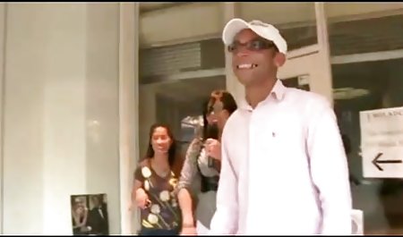 بلوند بالغ با دانلود مستقیم و رایگان فیلم سکسی جوانان بزرگ به مرد سکسی می دهد